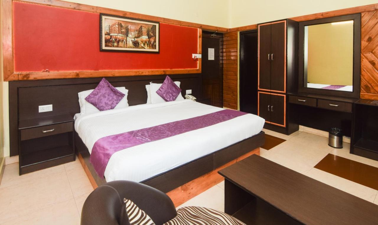 Hotel Varuna Varanasi Exterior photo